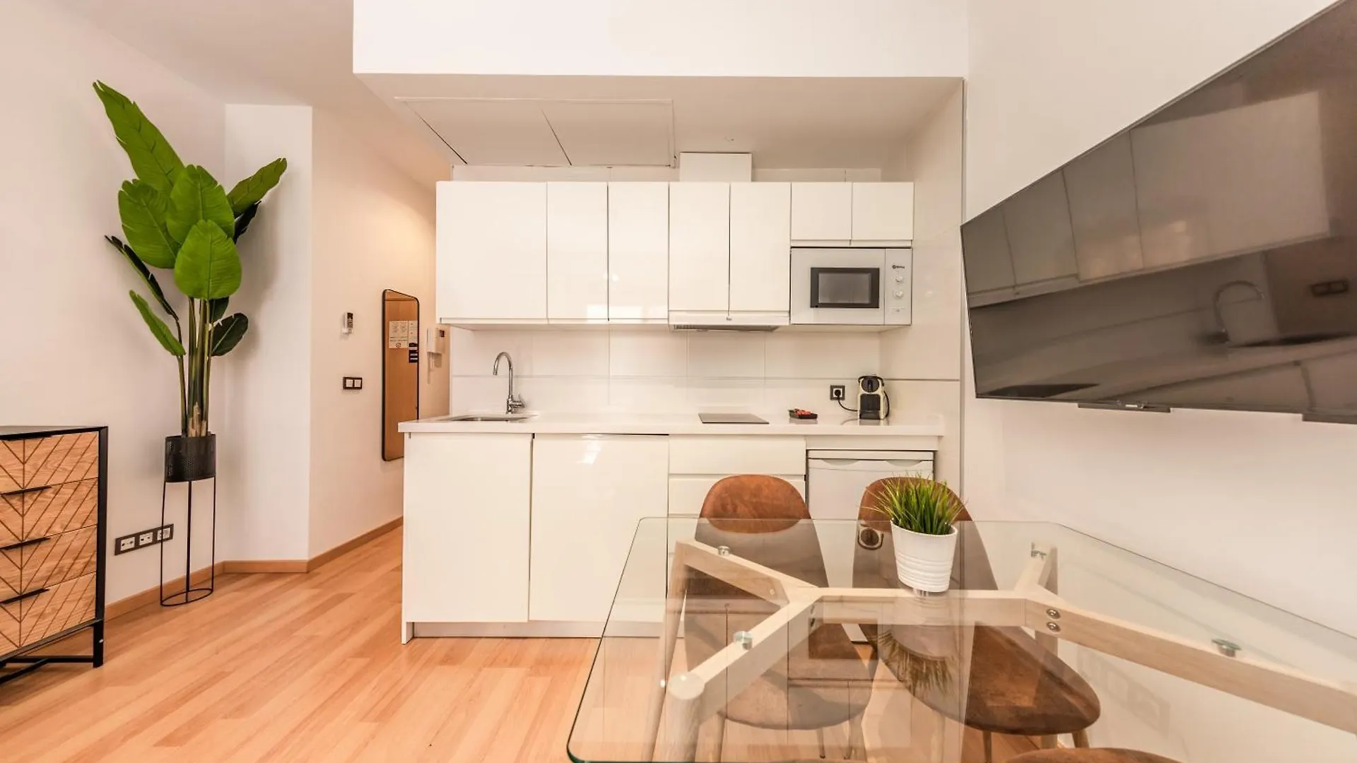 Industrial Studio In The City Center By Rems Malaga Spain