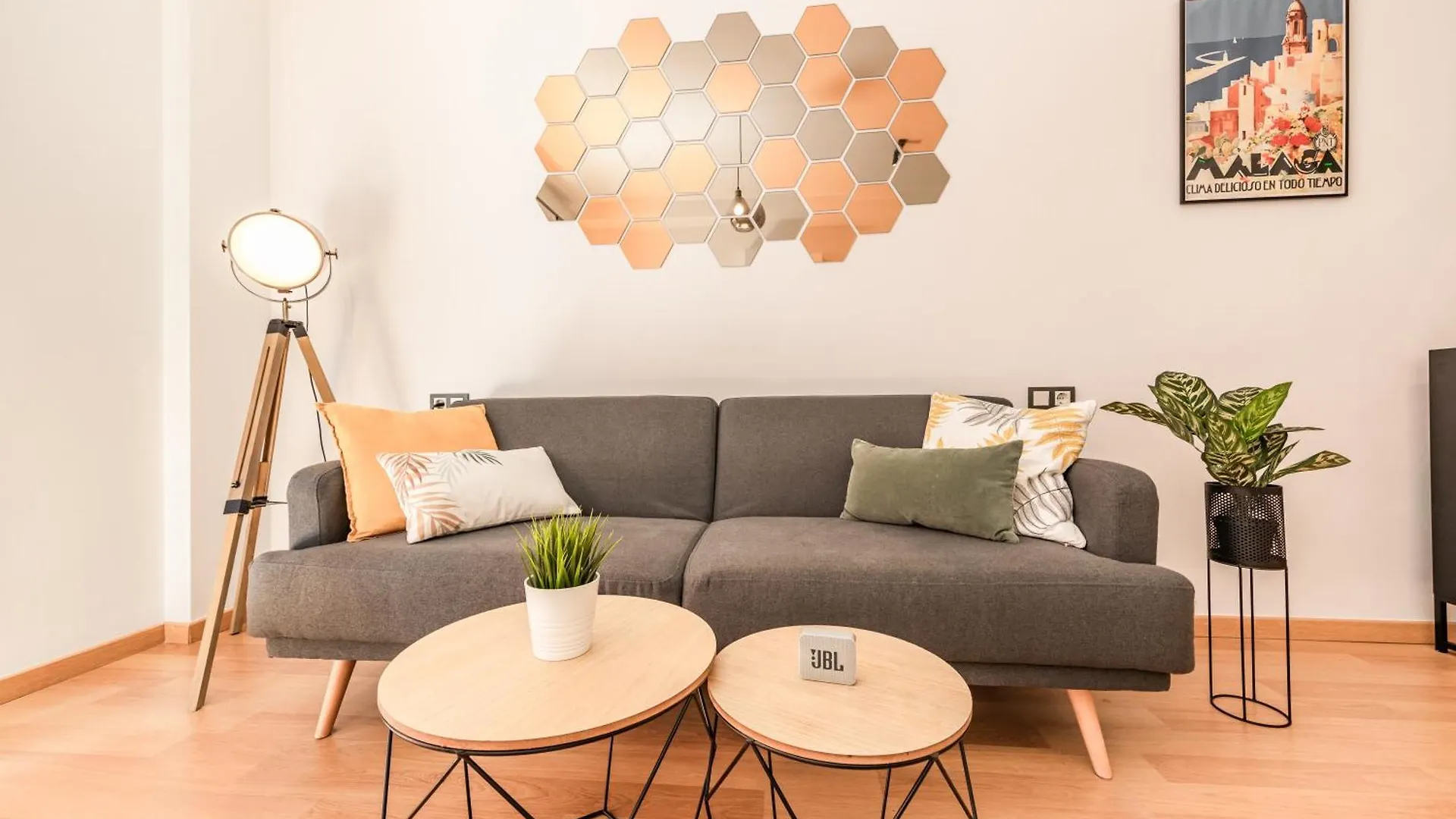 Apartment Industrial Studio In The City Center By Rems Malaga Spain