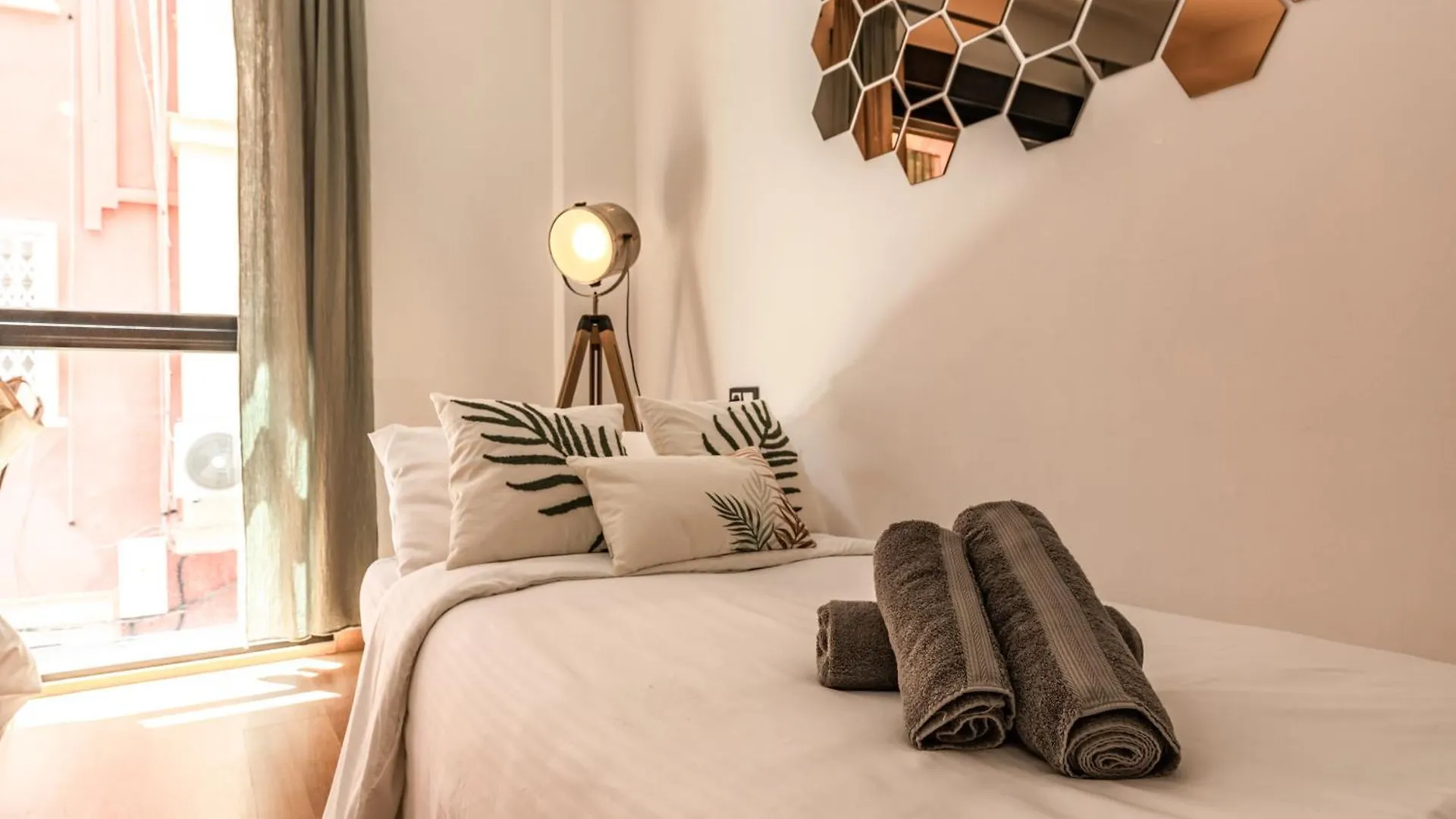 Apartment Industrial Studio In The City Center By Rems Malaga