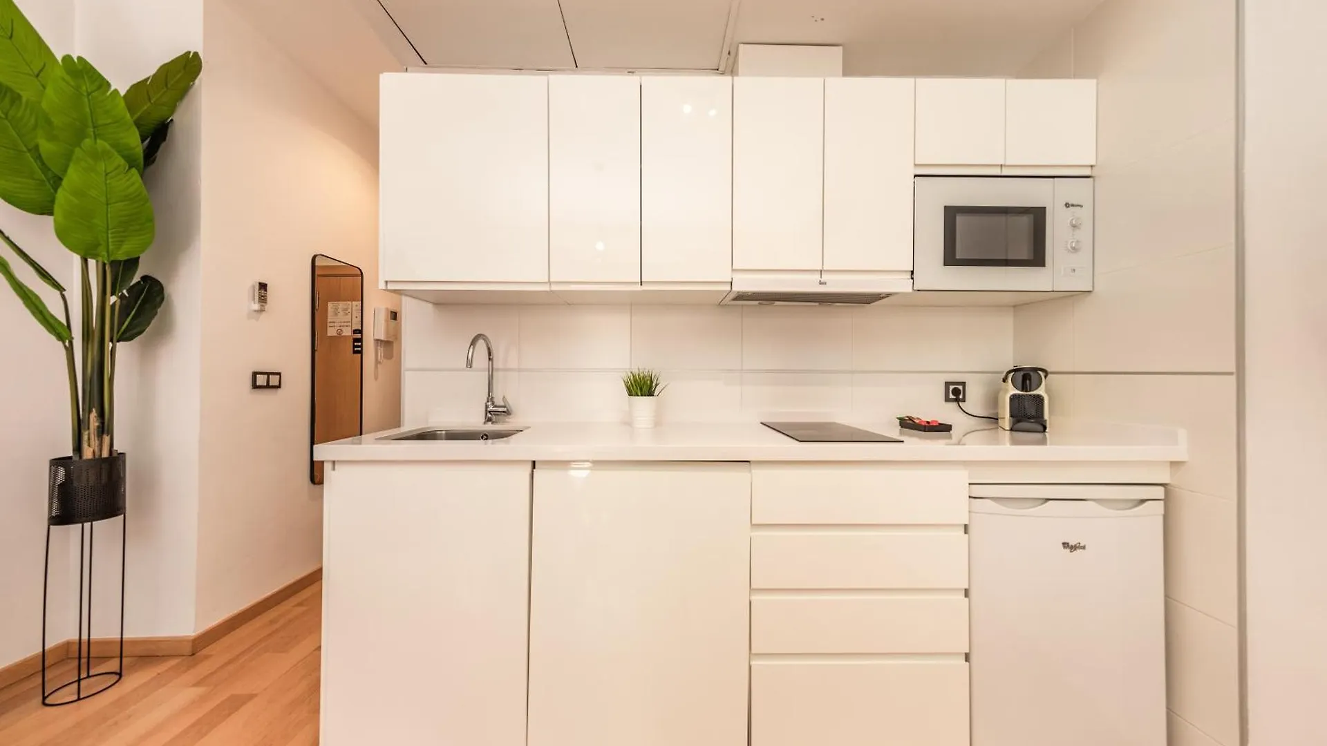 Apartment Industrial Studio In The City Center By Rems Malaga